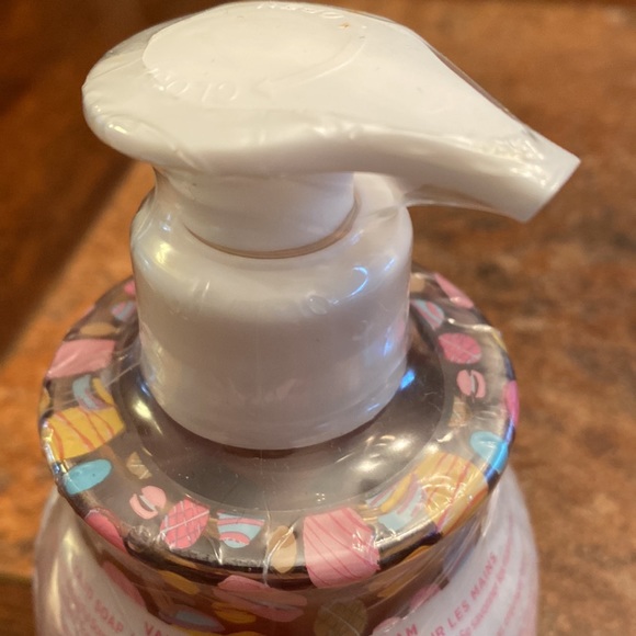 Scentsy vanilla bean hand soap - Picture 4 of 4